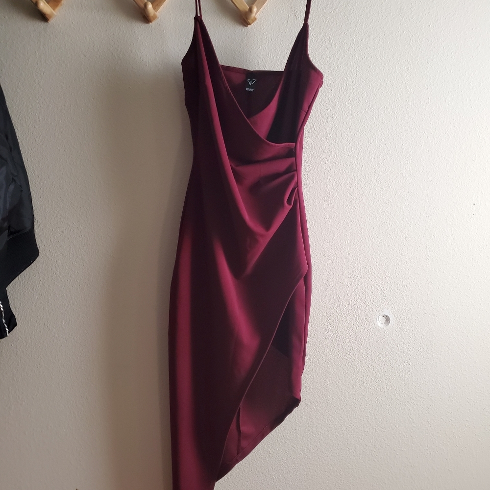 WINSDAOR Burgundy strappy dress